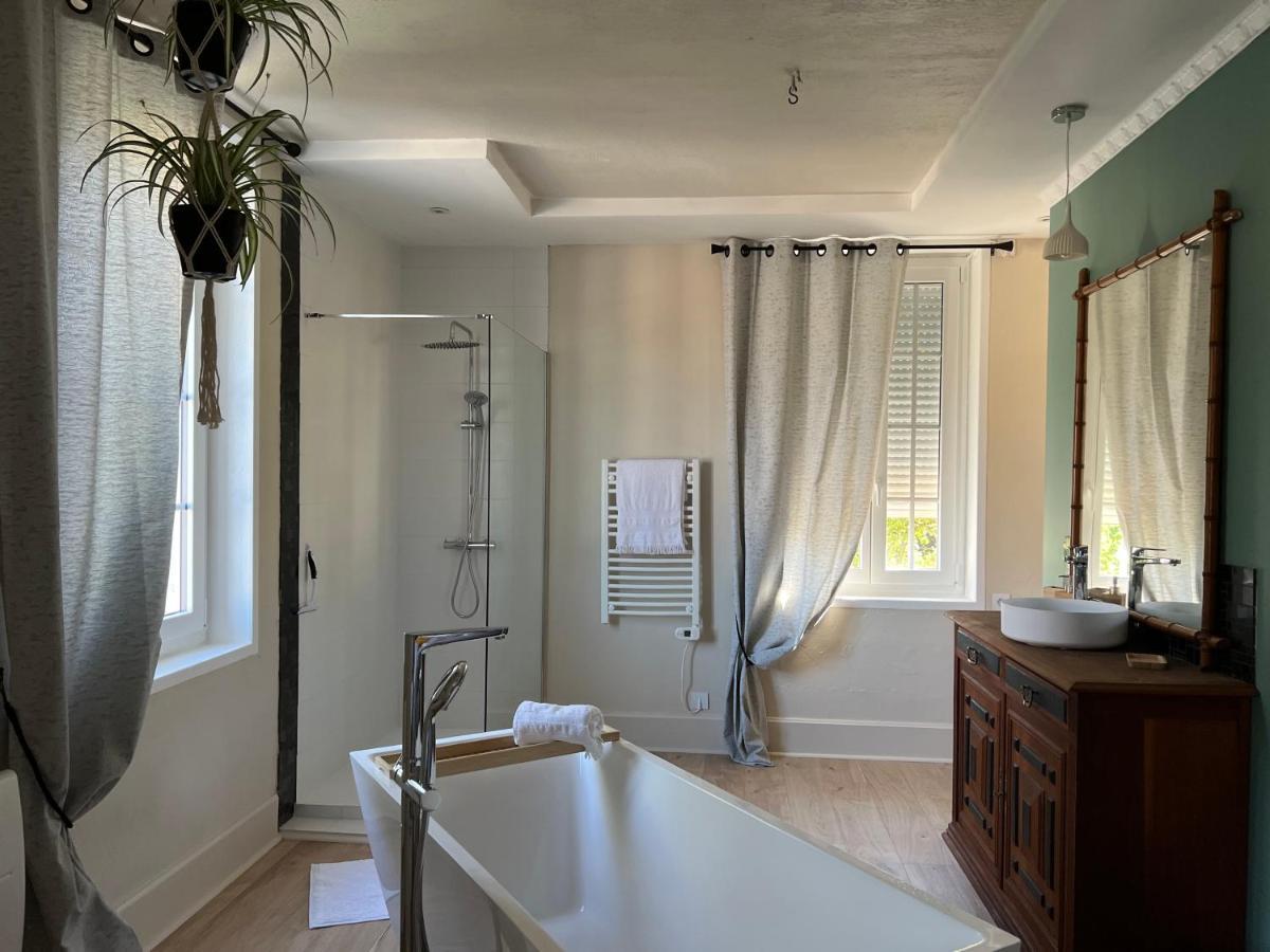 L'Escale Chambres Et Table D'Hotes Verdun-sur-le-Doubs エクステリア 写真