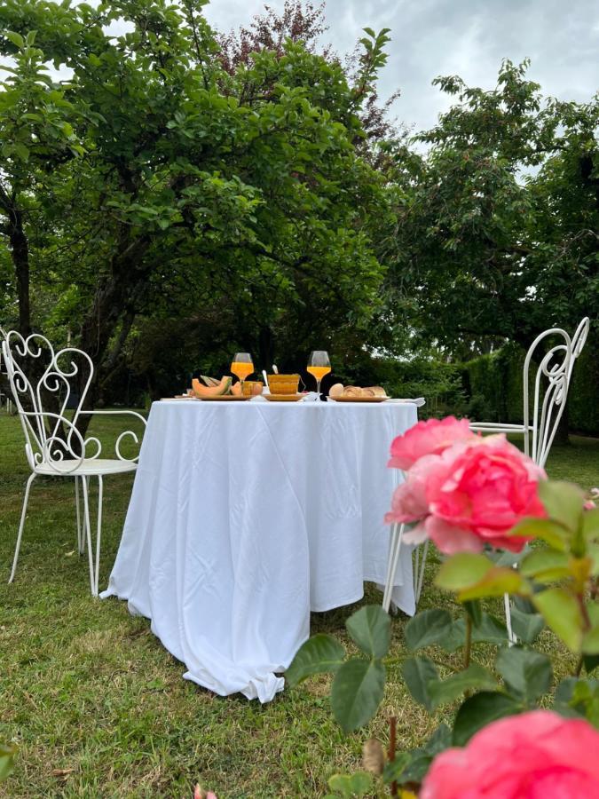 L'Escale Chambres Et Table D'Hotes Verdun-sur-le-Doubs エクステリア 写真