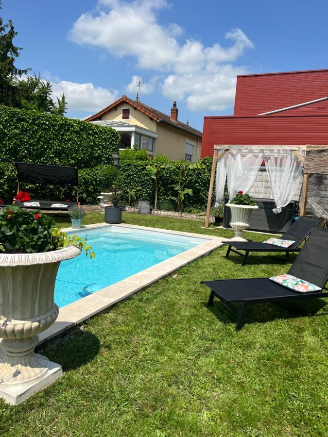 L'Escale Chambres Et Table D'Hotes Verdun-sur-le-Doubs エクステリア 写真