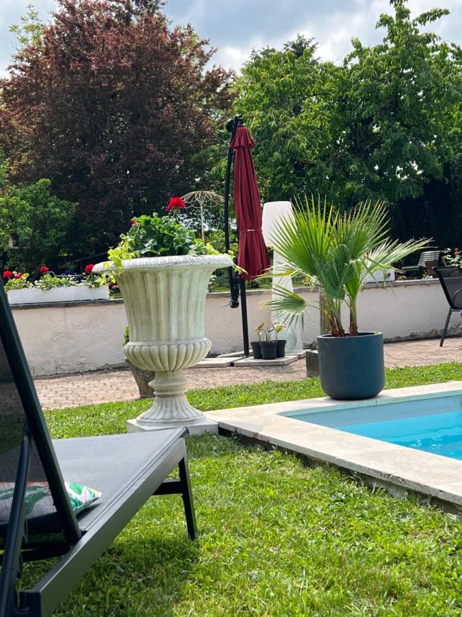 L'Escale Chambres Et Table D'Hotes Verdun-sur-le-Doubs エクステリア 写真